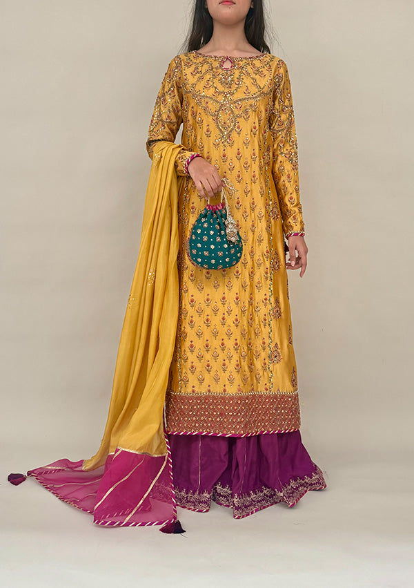 Sameen-with-Dhaka-Pants-and-Dupatta-Featured-Imagee