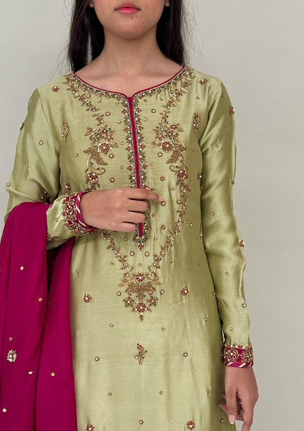 Laiba-with-Pants-and-Dupatta-Imagee-Two