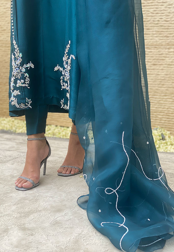 Ilyana-with-Dupatta-Image-Four
