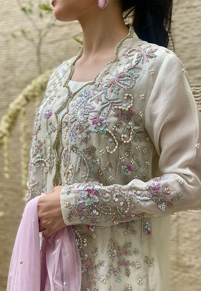Parisa-with-Dhaka-Pants-and-Dupatta-Image-One