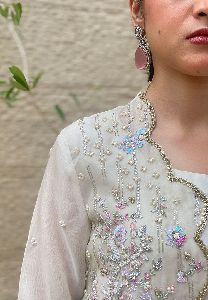 Parisa-with-Dhaka-Pants-and-Dupatta-Image-Three