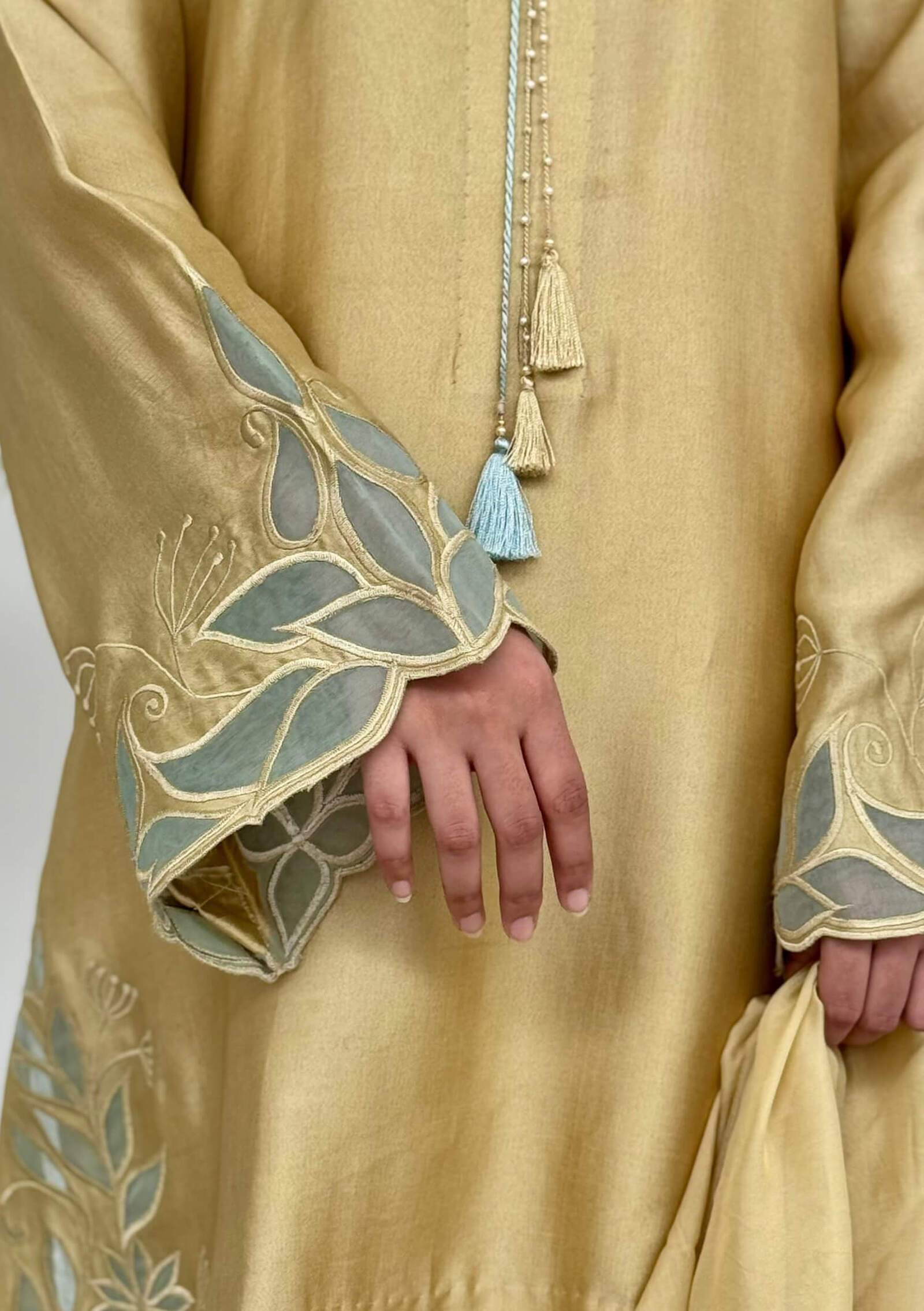 Talia-with-Shalwar-&amp;-Dupatta-Image-Three