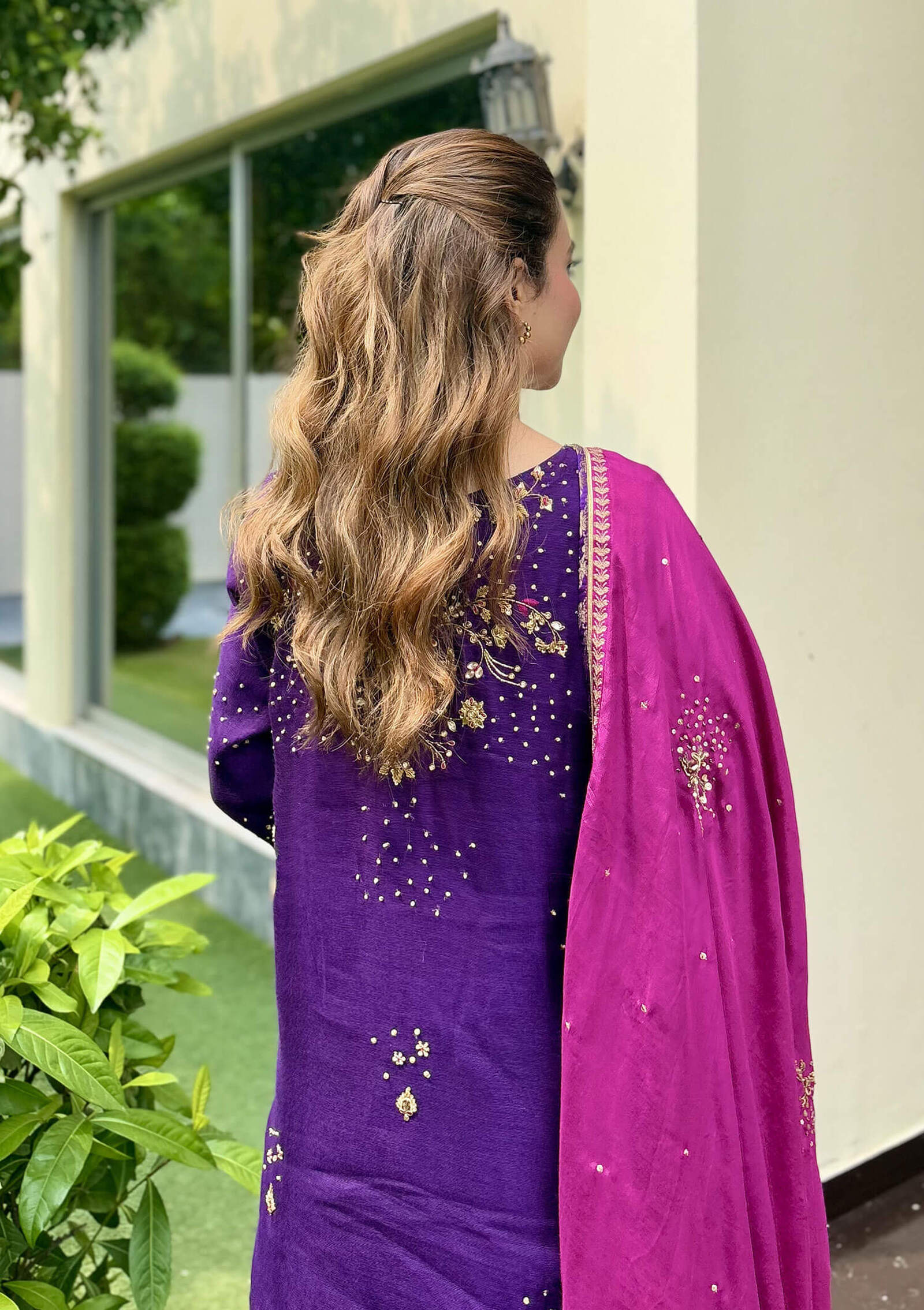 Sia-with-Flared-Pants-&amp;-Dupatta-Image-Three