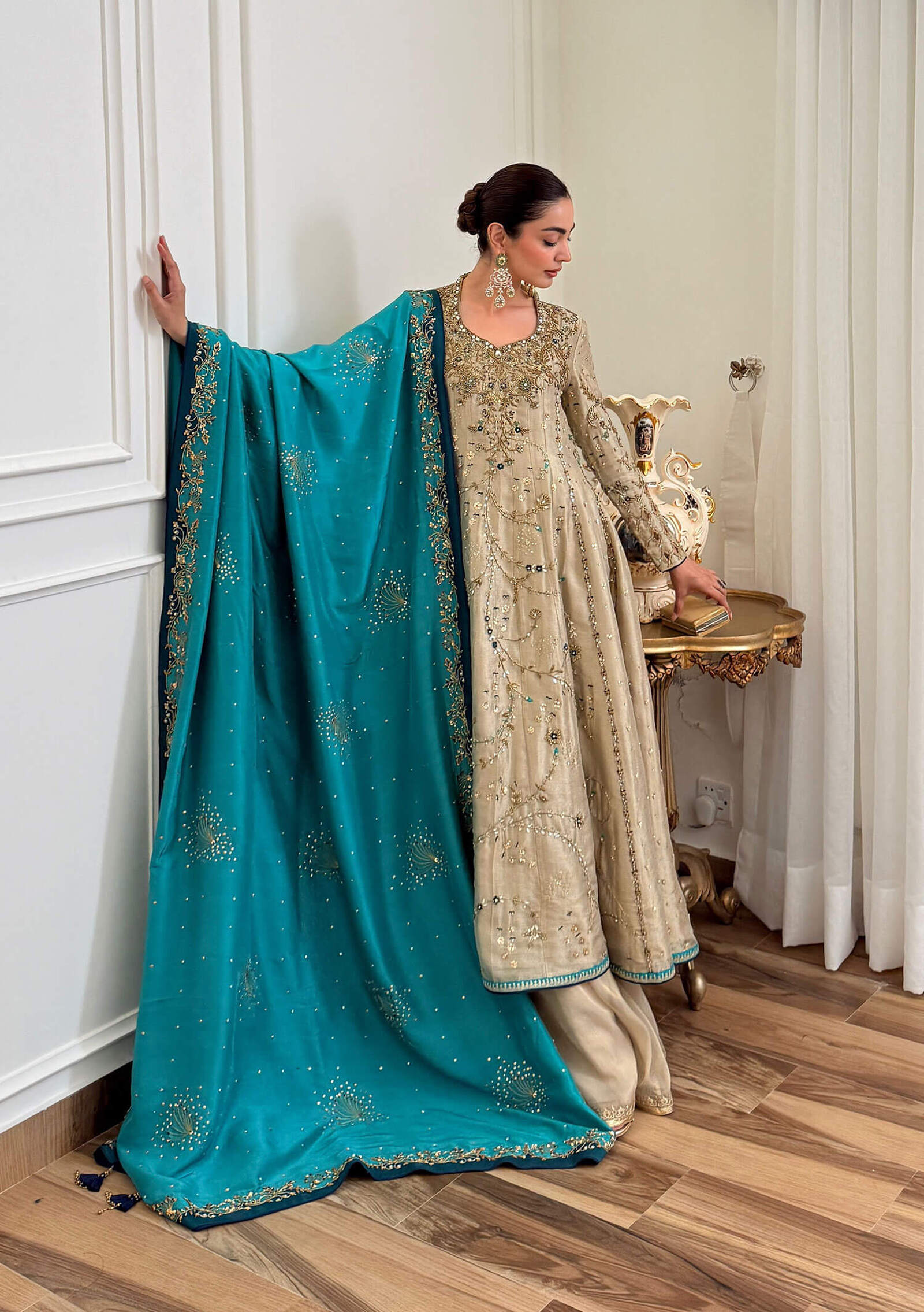 Zari-with-Dhaka-Pants-&amp;-Dupatta-Image-Four