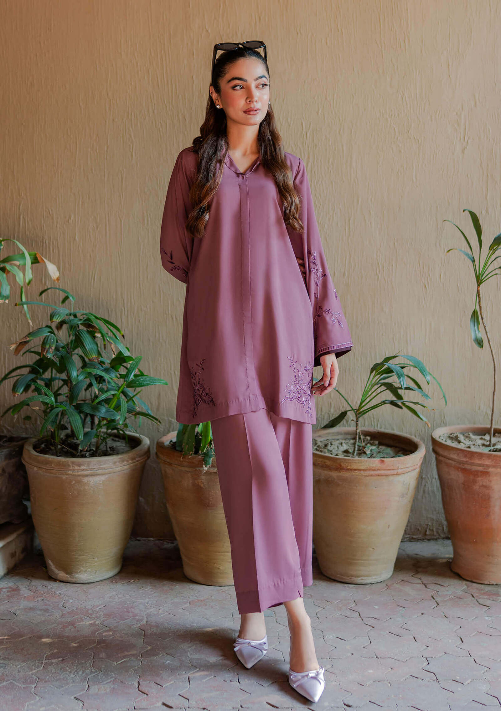 Noa-with-Pants-Featured-Image