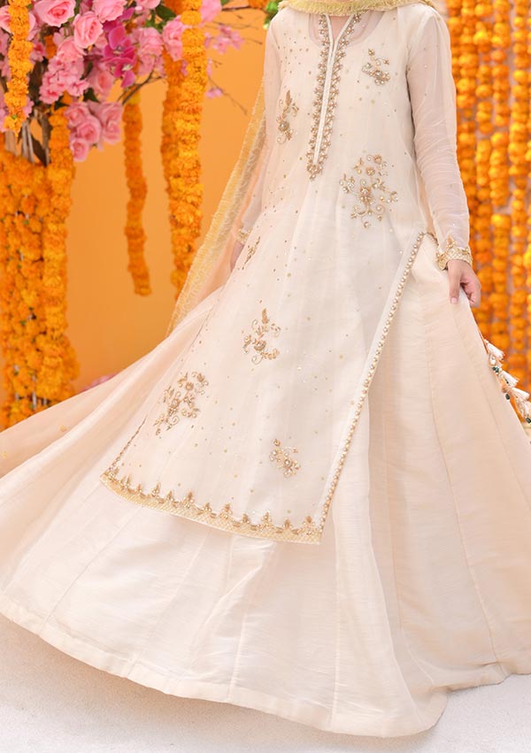 Ifrah-With-Gown-And-Dupatta-Image-Four