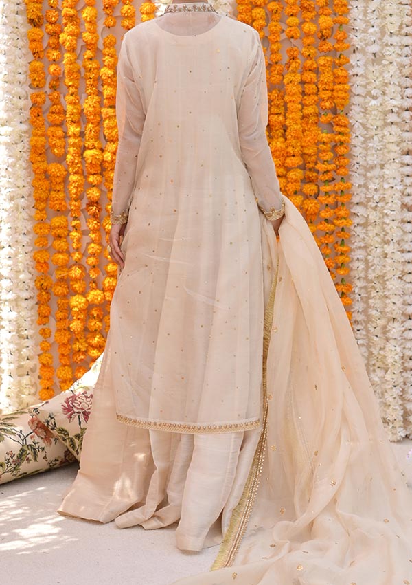 Ifrah-With-Gown-And-Dupatta-Image-One
