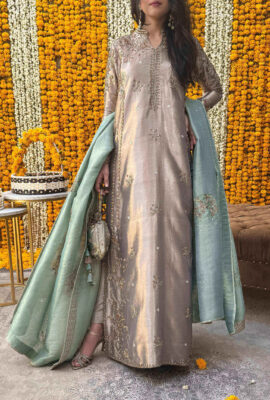 Noor-with-StraightPants-Dupatta-Image-One-1