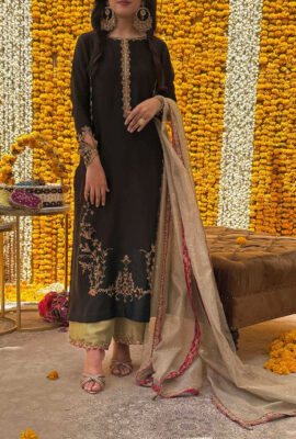 Zerin-with_Izaar-Pants-&-Dupatta-Featured-Image